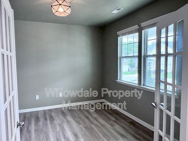 Building Photo - 1020 Garrow Dr