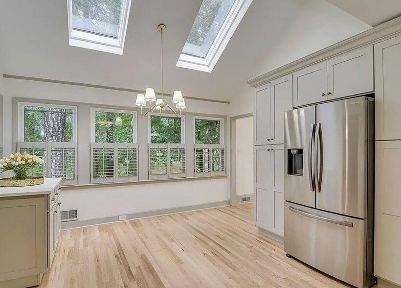 Kitchen - 94 Bristlecone Ln