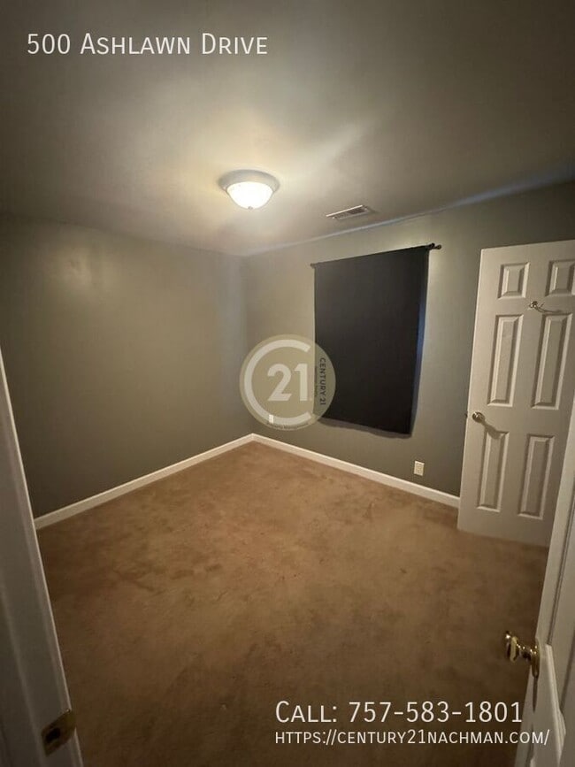 Building Photo - 500 Ashlawn Dr