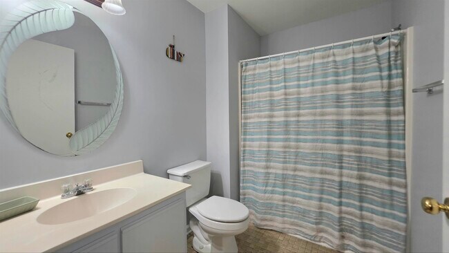 Building Photo - 1258 River Oaks Dr