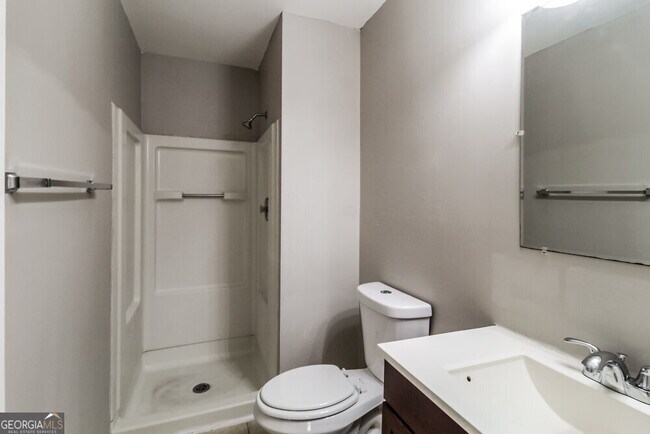 Building Photo - 1613 Picadilly Ct NE