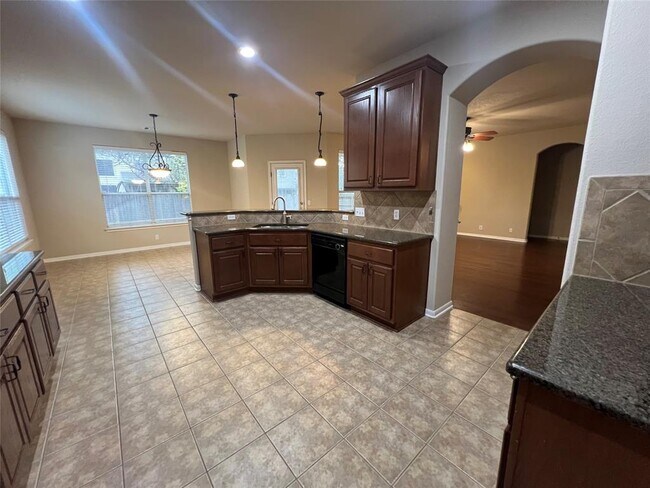 Building Photo - 9325 Bavaria Ln