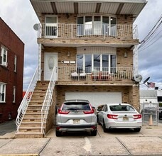 Building Photo - 1150 70th St