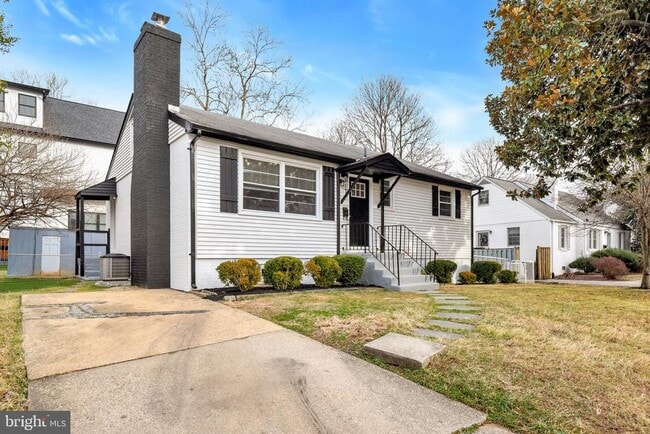 Building Photo - 617 N Wakefield St