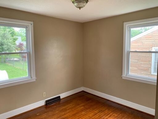 Building Photo - Beautiful 2 Bedroom 1 Bath Home