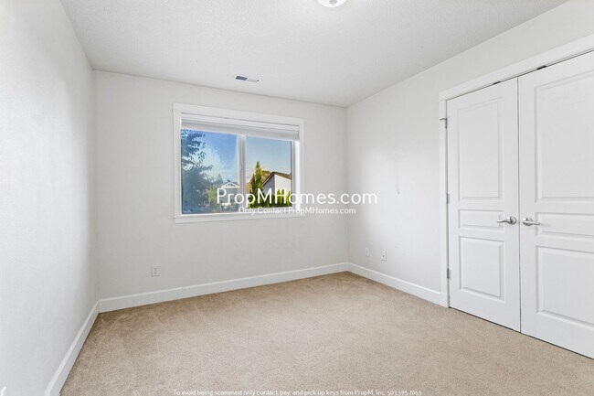 Building Photo - 1134 SE 40th Ave