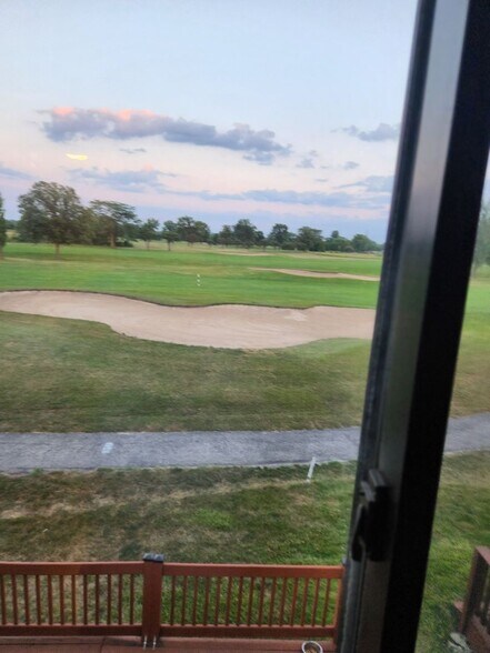 Building Photo - 451 Doral Terrace