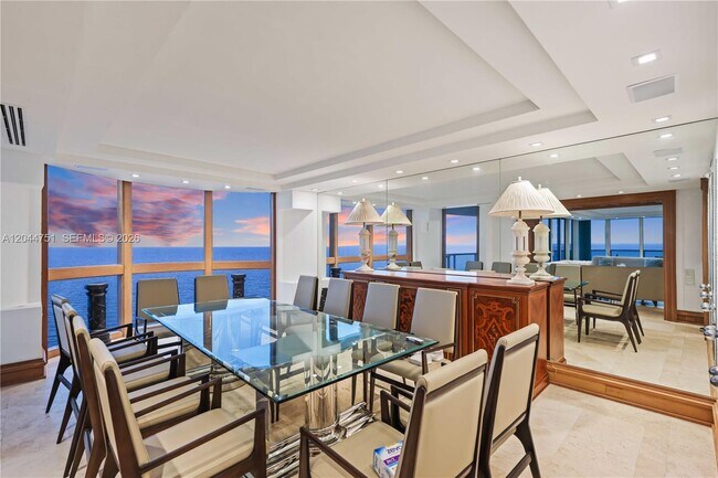 Building Photo - 5025 Collins Ave