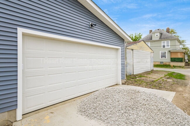 Building Photo - 117 Wisconsin Ave