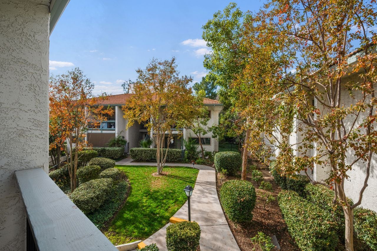 Building Photo - 4732 Park Granada