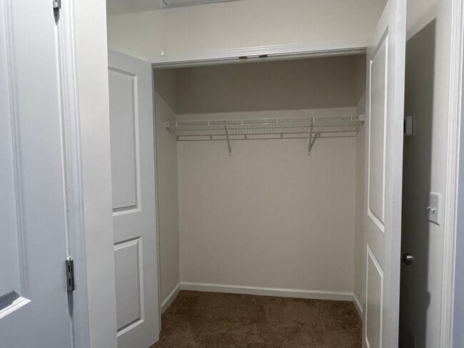 Building Photo - Beautiful Condo located in North Johnson City