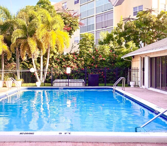 Building Photo - 321 SE 3rd St