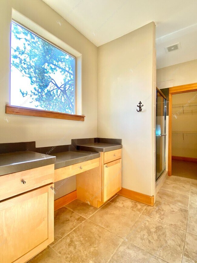 Building Photo - West Hills Gem with Timeless Charm and Mod...