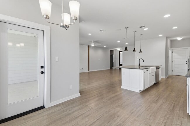 Building Photo - 103 Trailside Ln