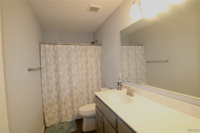 Building Photo - 818 Memsie Dr