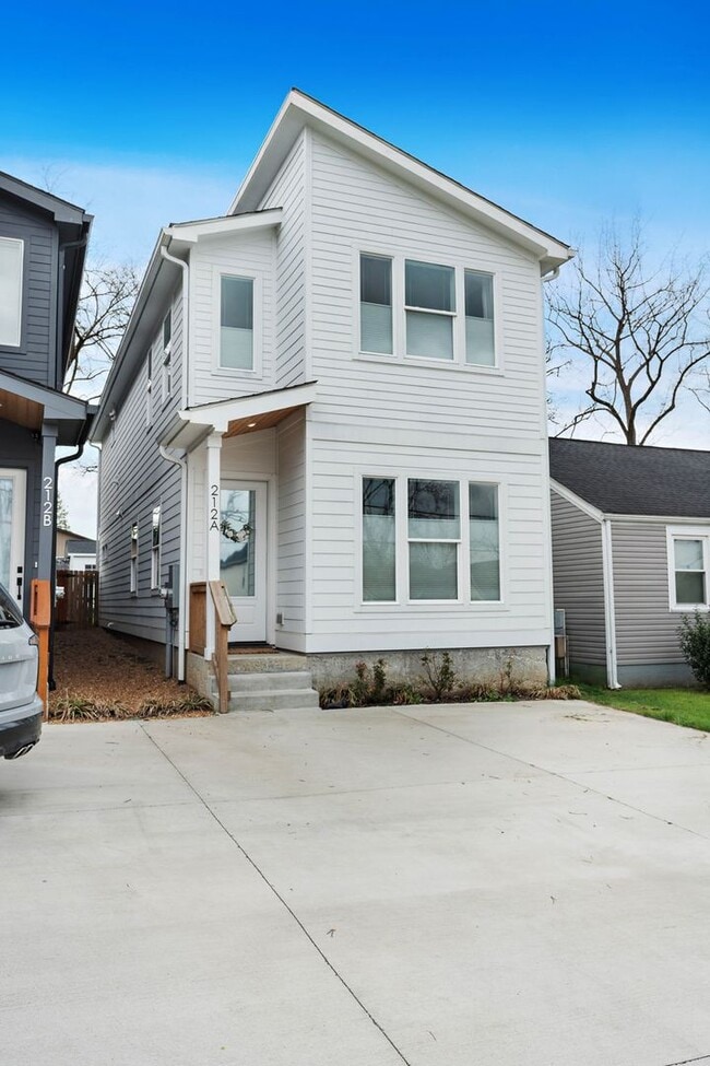 Building Photo - Stylish East Nashville Home with Open Layo...