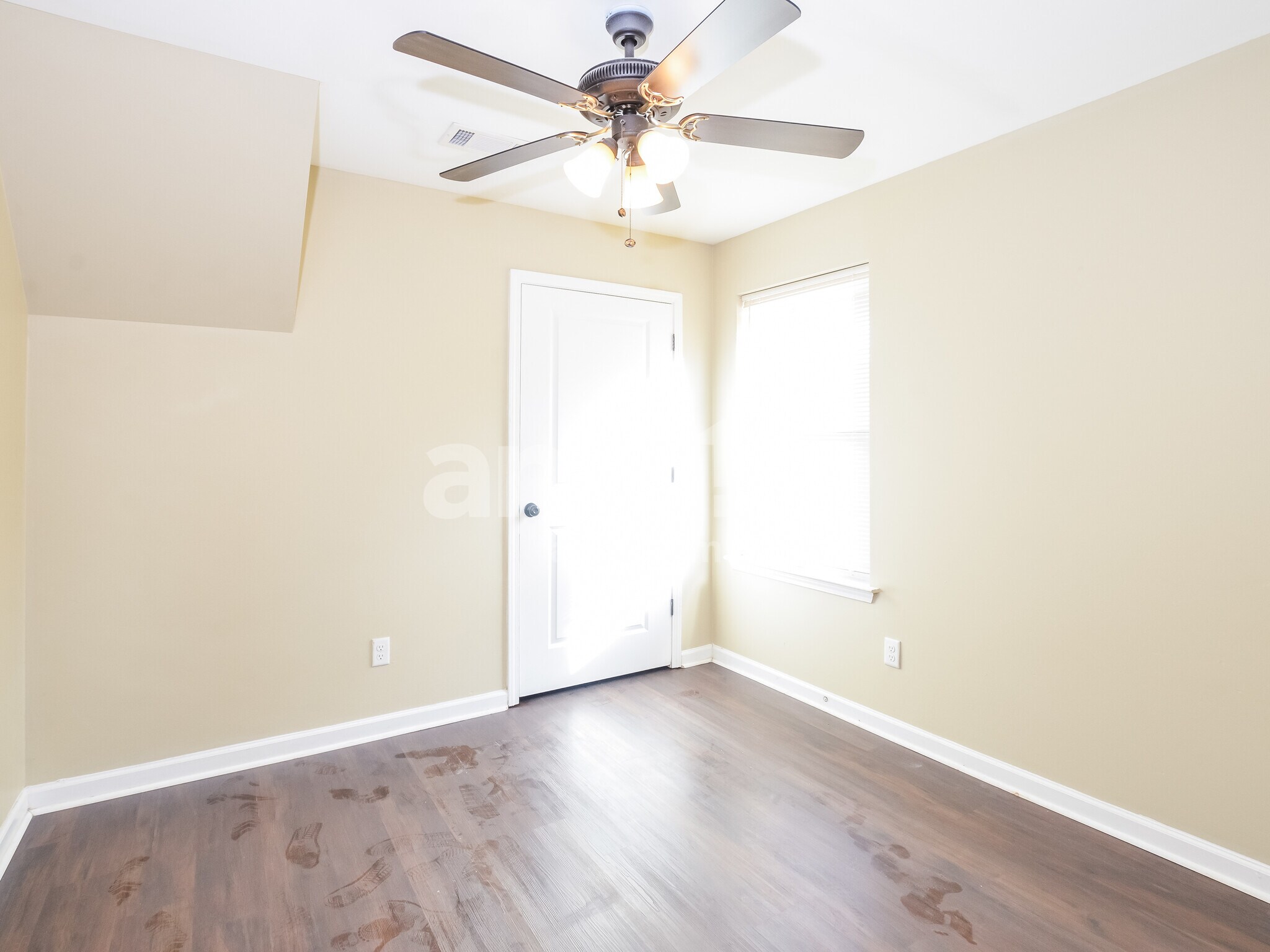 Building Photo - 10249 Sterling Ridge Dr