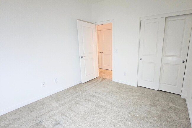 Building Photo - JAMIE LN UNIT 1 FONTANA 92336 (4 BED / 3 BATH)