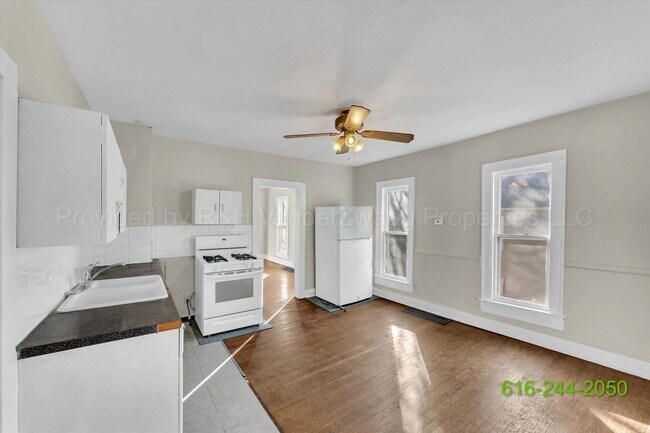 Building Photo - 1335 Hamilton Ave NW