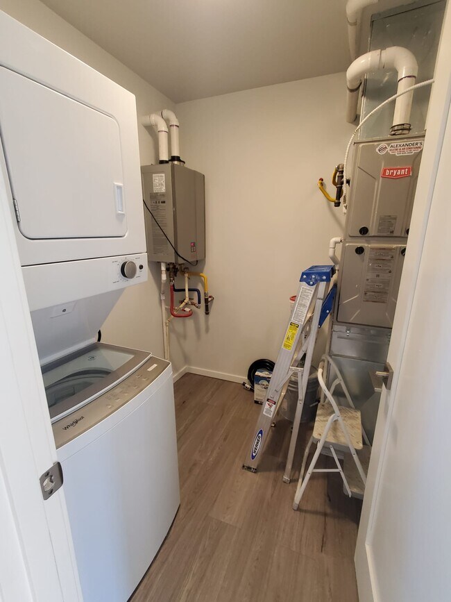 Building Photo - 12402 8th Ave SW