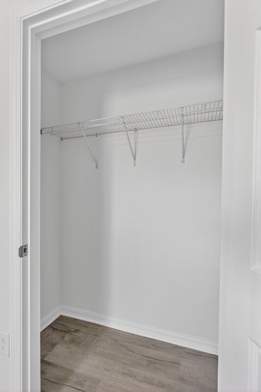 Building Photo - 916 23rd St E