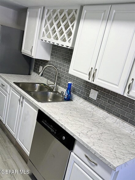 Building Photo - 707 El Pinal Pl