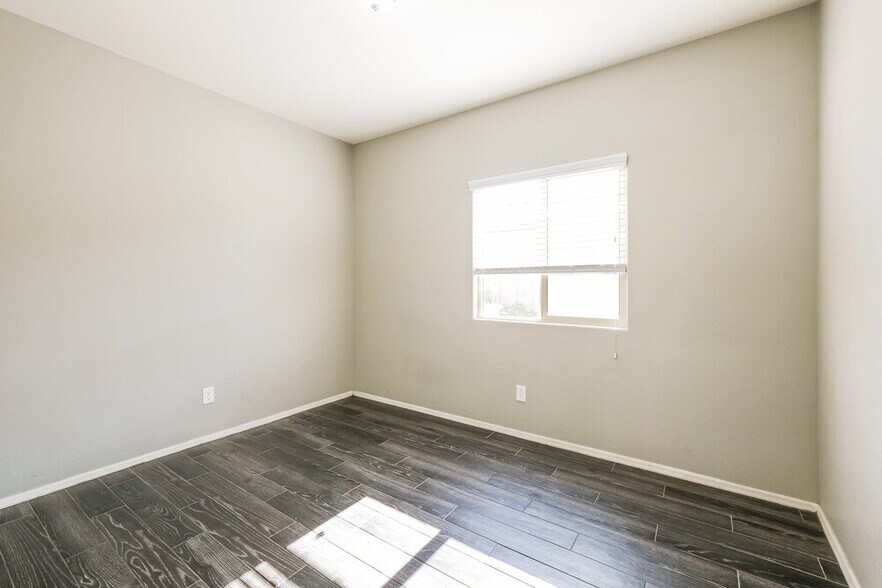 Building Photo - 21221 W Hubbell St