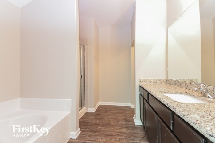 Building Photo - 1505 Kim Loan Dr
