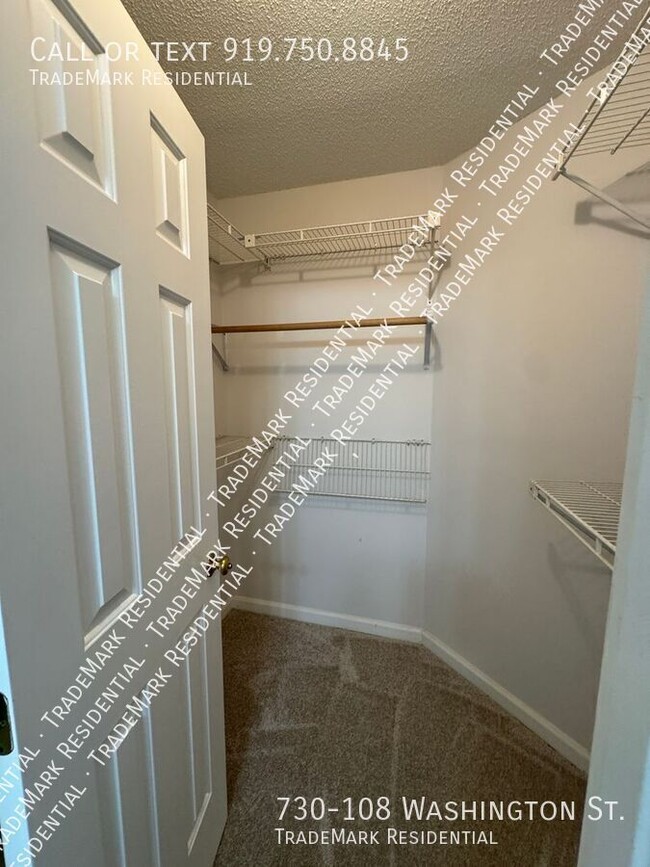 Building Photo - 2 bedroom 2 bath condo in Parkside Condos ...