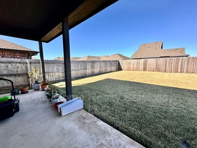 Building Photo - 10341 NW 26th St