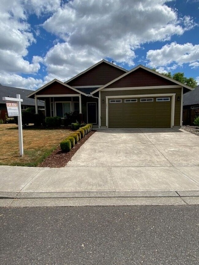 Building Photo - !!!COMING SOON!!! Lovely Ranch Style Home ...