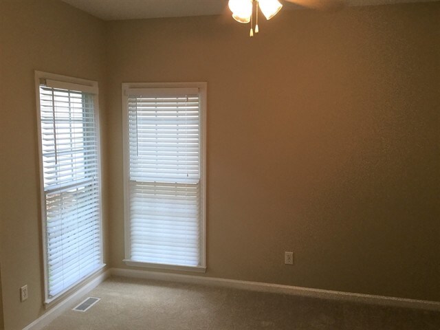 Building Photo - 5705 Beargrass Ln