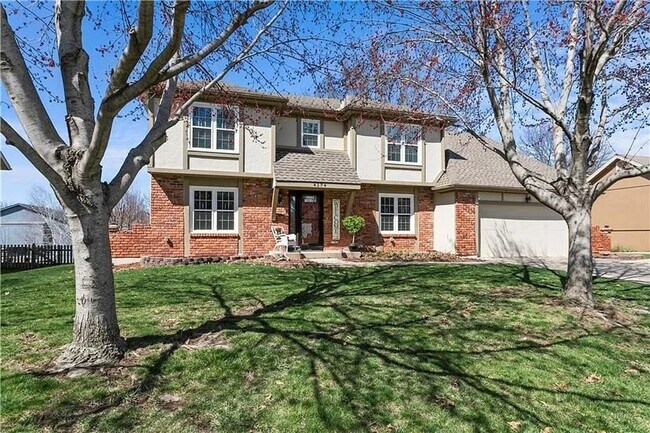 Primary Photo - Huge Home in Raintree Lake!!!