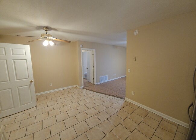 Building Photo - 5807 Hunter Rd