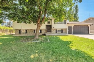 Building Photo - Remodeled 6 beds, 2 car garage!!