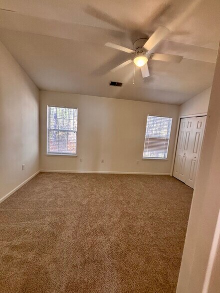 Building Photo - 1116 Island Club Dr