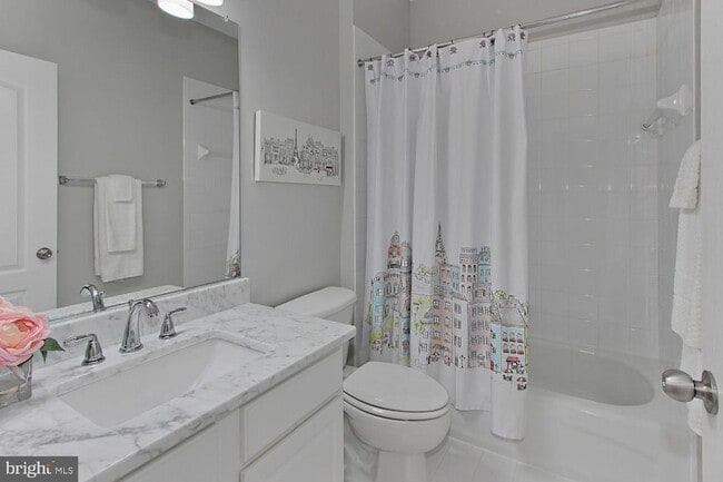 Building Photo - 5238 Bessley Pl