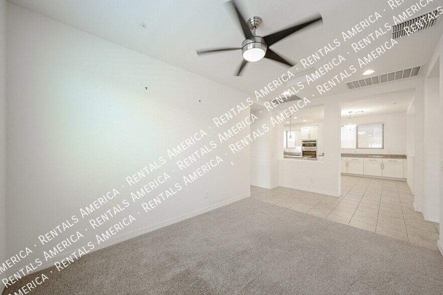Building Photo - 3710 E Lodgepole Dr