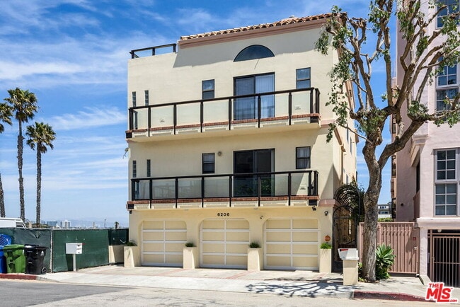 Building Photo - 6206 Pacific Ave