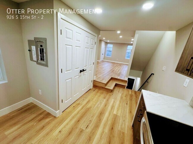 Building Photo - 926 S 15th St