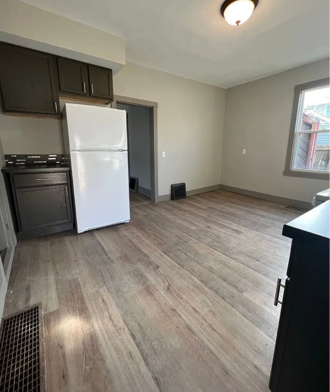 Building Photo - 1025-1027 Redfield