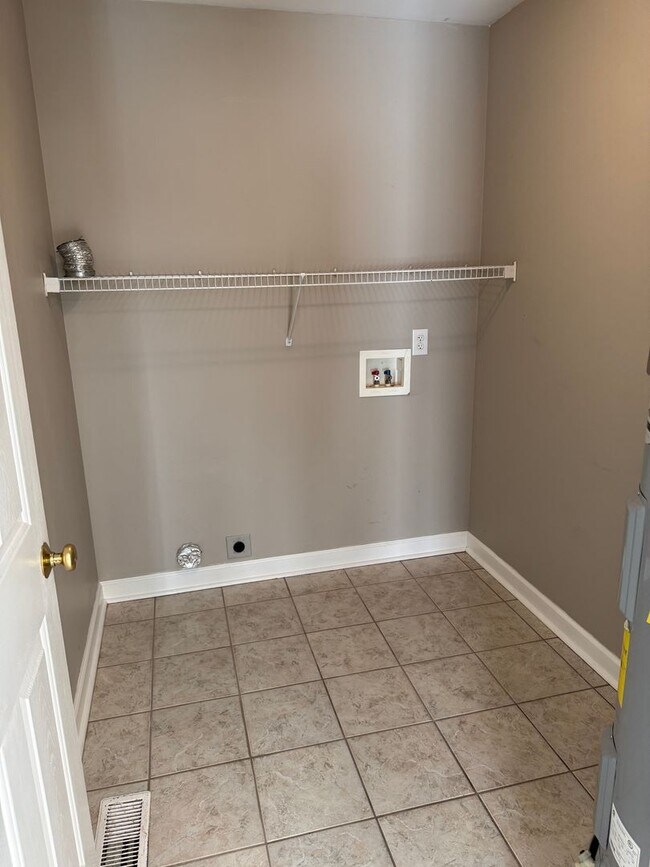 Building Photo - Hollar Duplex Conover