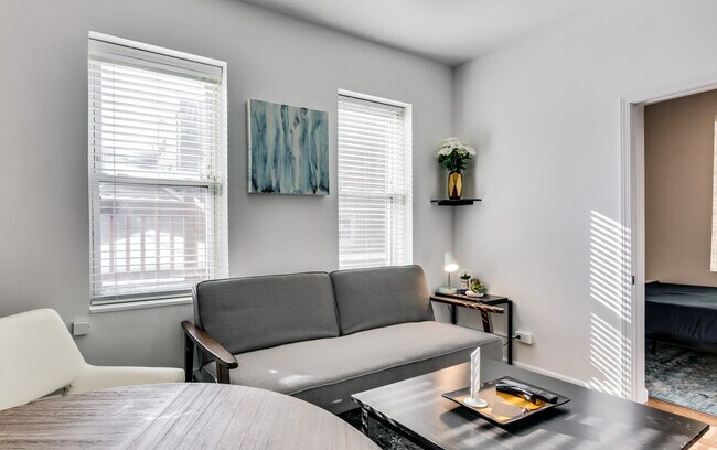 Building Photo - 1519 W Superior St