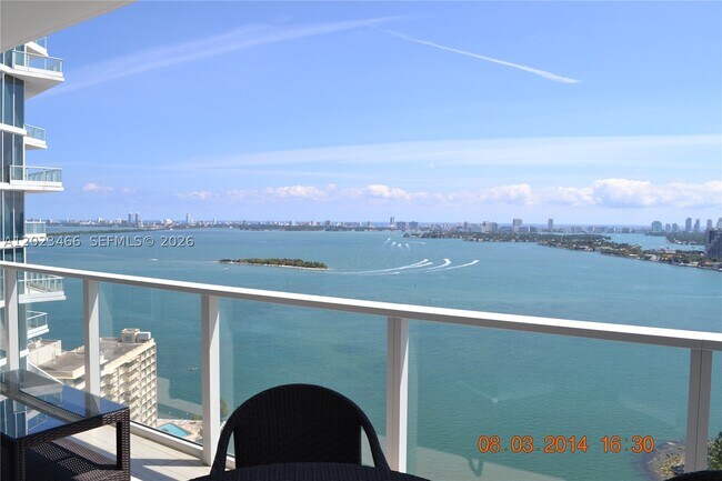 Building Photo - 2020 N Bayshore Dr