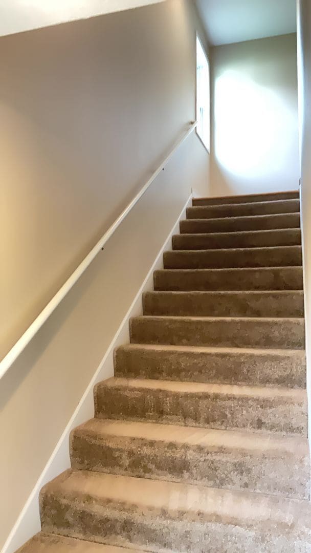 Building Photo - Single Family Home in St Paul with Garage!!