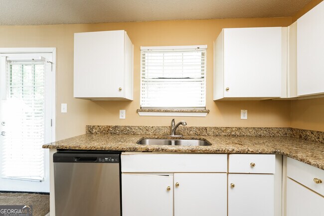 Building Photo - 3785 Waldrop Hills Dr