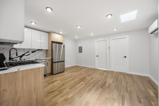 Building Photo - 294 Hoboken Ave