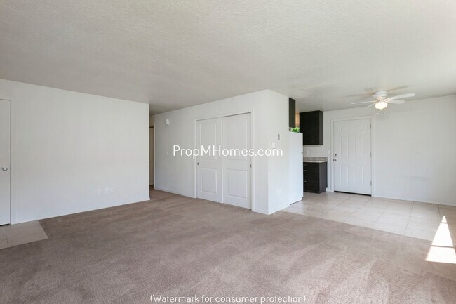 Building Photo - 15535 NE Glisan St