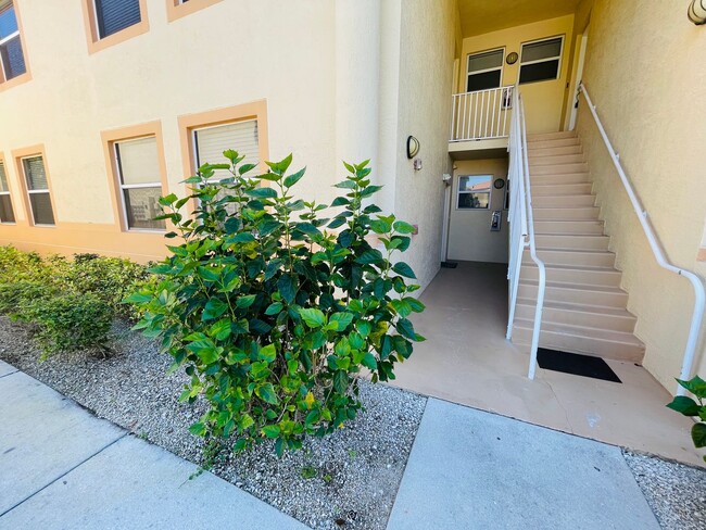 Building Photo - Spacious 3-Bed, 2-Bath Condo in Bellamar a...