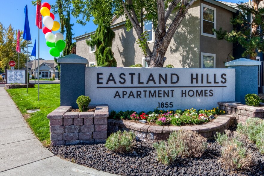 Primary Photo - EASTLAND HILLS APARTMENTS